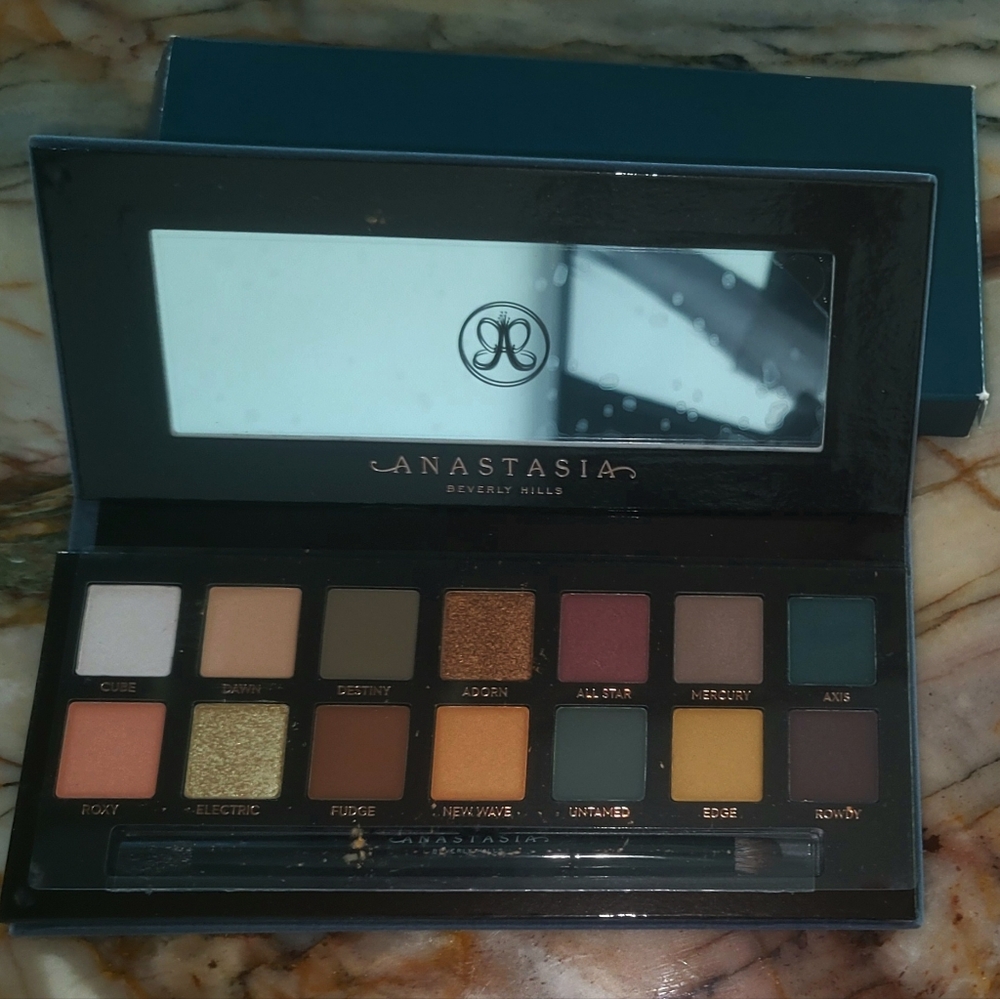 ABH subculture eyeshadow palette